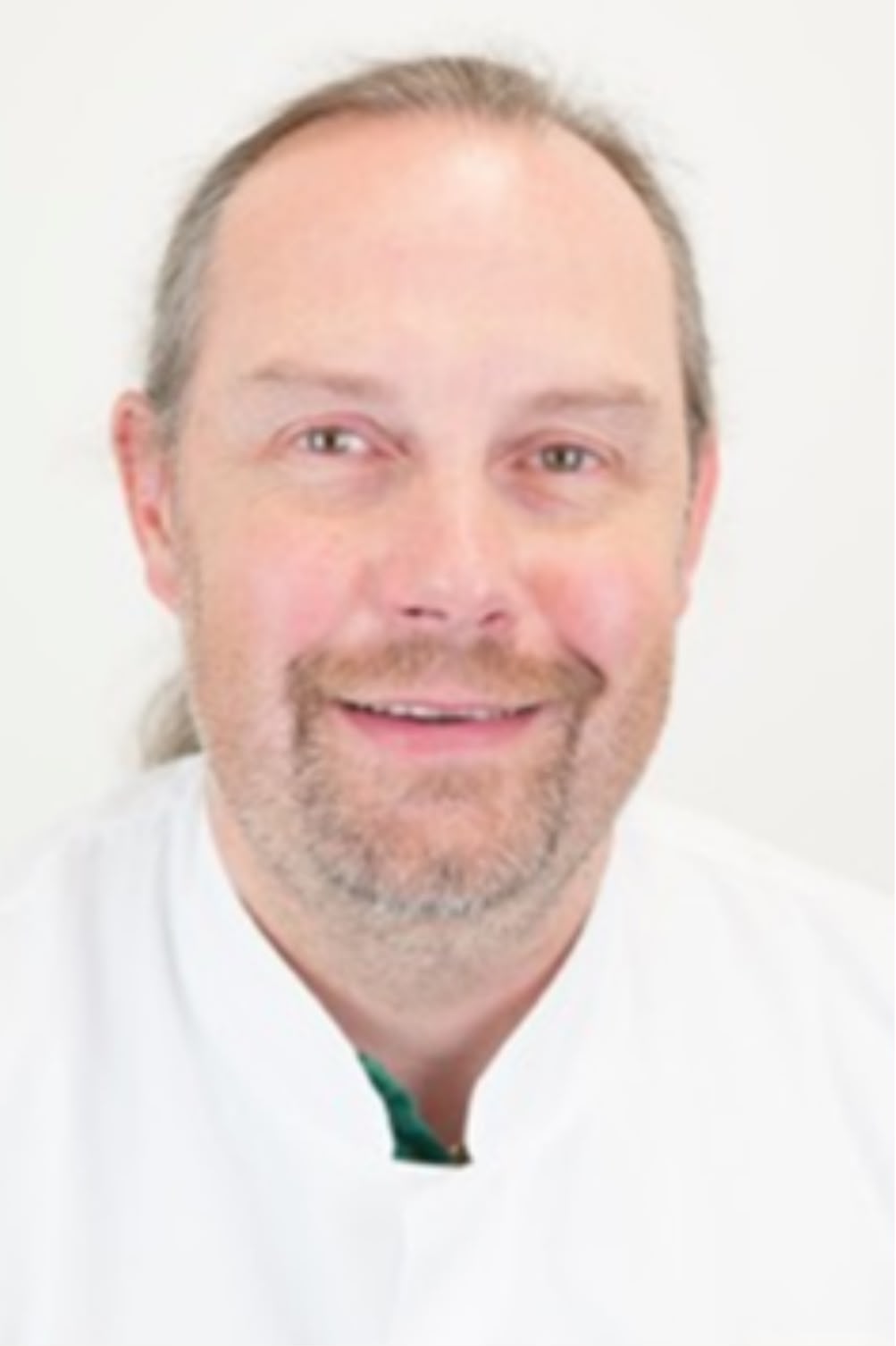 Dr. Luxner